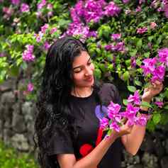 Flowers around....clicked by my person 🤍🌸
.
.
@psychoabled