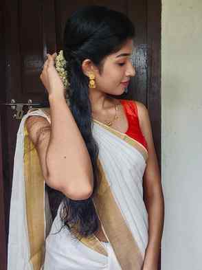 A little tradition, a lot of elegance 🤍🌼
Onam feels ✨

#in