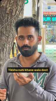 Tikkha khane wala dost vs tikkha nahi khane wala dost ๐
#
