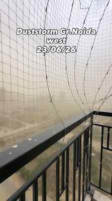 Ye sab kya ho raha hai bhai 🥺🥺
.
.
.
#GreaterNoida #DustSt