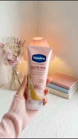 Powered by Glutathione, Hyaluronic Acid, and Niacinamide for
