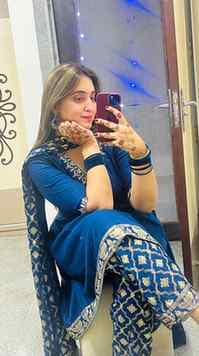 This Diwali, let the outfit do the talking. 🪔✨💙
.
.
.
Diwa
