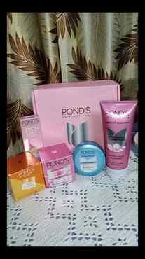 When PONDS sends a whole glow-up in a box 💕✨ 
Serving looks