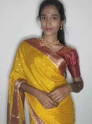 Wrapped in my mom's engagement saree 👀🍂💛✨

#Navratri #day