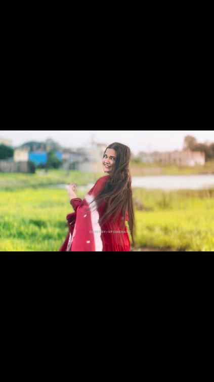 - और फिर किसी ने कहा,
तुम किस्सा नहीं, कहानी हो। 
.
.
.
.
.
