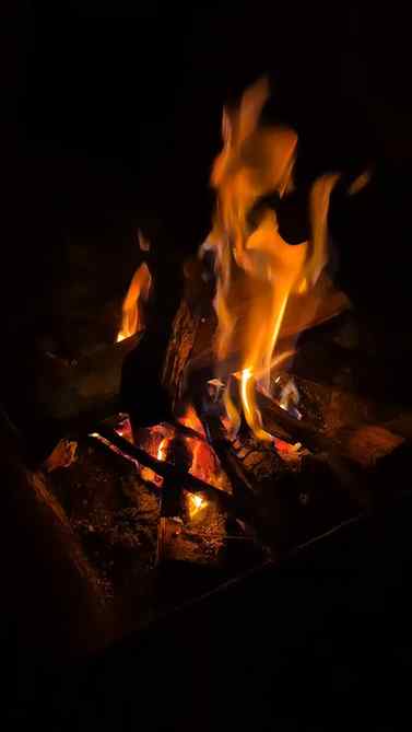 Burning calm into chaos 

 Night vibes | Kashmir

#kashmir  