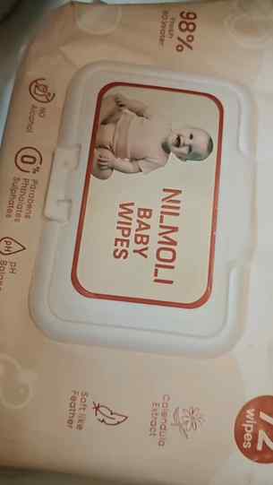 Mess-free moments with soft and gentle baby wipes 💙 Perfect