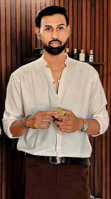 A fragrance worth remembering.
Wisal Dhahab.
Saif Ali Khan’