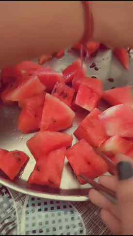 watermelon paglu 🍉
comment your favourite fruit...
.
.
[ w