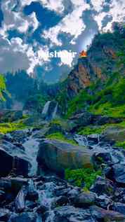 HEAVEN ON EARTH KASHMIR 🍁
.
.
.
.
.
.
.
#kashmir #roadtrip 