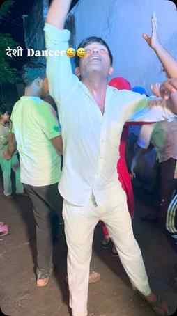Deshi dancer #funnyreels #dance #aryankelvin #instagramreels