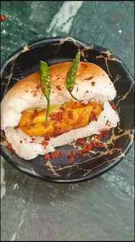 Simple Recipe but Taste jabardast 😋🔥🤞🏻

#vadapav #street