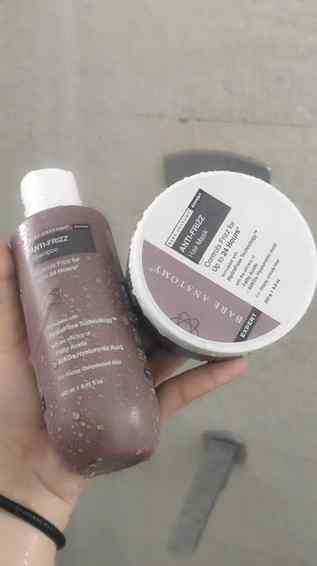 If you're struggling with frizz too,
comment "LINK" and I'l