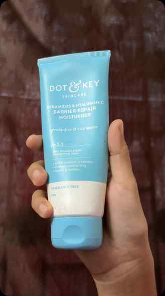 Healthy-looking skin starts with a happy skin barrier ✨💙 Lo