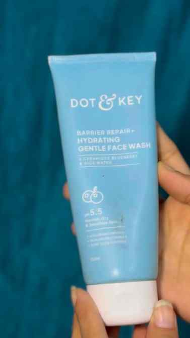 Gentle care for a healthy-looking skin barrier ✨💧
Dot & Key