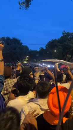Yeh Delhi police Ke Saath Kya Hua? 😱
#jantarmantarprotest