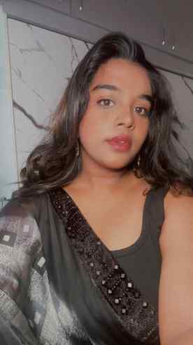 Black lovers attendance please 🖤🙋🏻‍♀️

black saree look, 