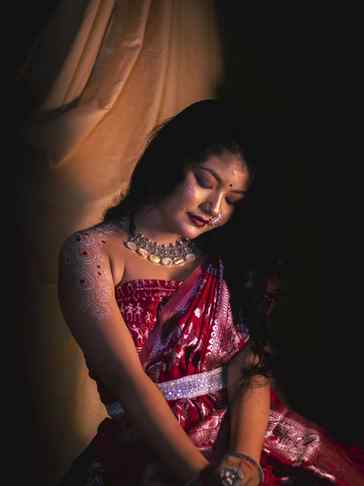 প্রেম যাকে পুড়িয়েছে প্রচুর.....❤️‍🔥🔥❤️‍🔥
 নিন্দা তাকে ক