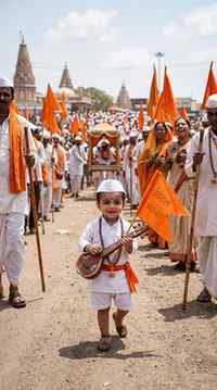 🚩 विठ्ठल नामात हरवलेलं हे छोटंसं वारकरी पाहिलंत का? 🥹🙏

ज