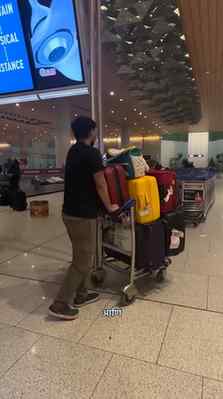 Baby सोबत flight travel करणार असाल, तर फक्त ticket आणि packi