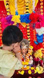 🥹❤️ Bappa, ek modak khaoge na? 🥹🙏🍥
Our little Bappa’s b