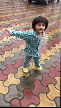 She don't need any stage to perform 🤣🤣😂

#trending #insta