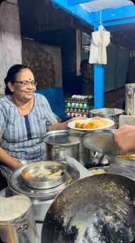 Kozhikode-ലെ must-try തട്ടുകട ❤️🔥 | മല്ലികമ്മയുടെ തട്ടുകട
.