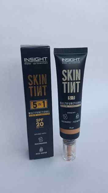 The @insightcosmetic 5 in 1 Skintint is the best Skintint I