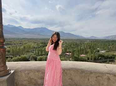 Oxygen low, camera roll full. 📸😂
#ladakh #fyp #poses #fea