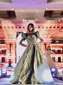 Designer: @bespokewala
Show by: @nifandheri @gradienteasian