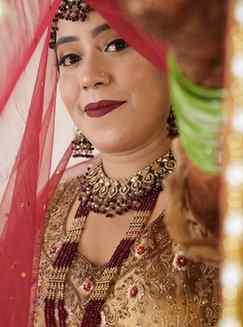 Every Detail Matters +t
A Bridal Look That Speaks Elegance @