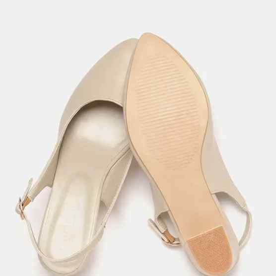 Step into comfort & style 👟✨
Amazon footwear finds that lo