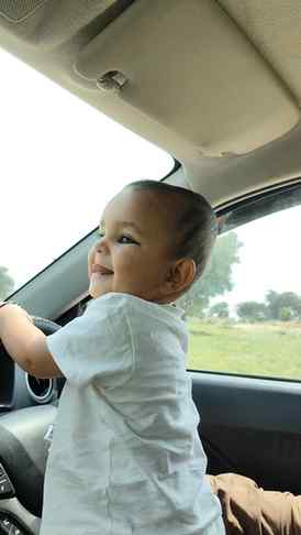 Little Heavy driver #cutebaby #mik #babylifestyle #longdriv