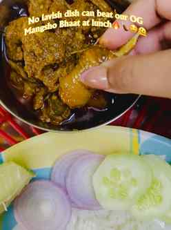 দেশি মুরগির ঝোল + গরম ভাত = পরম শান্তি! 🥹🍚🍗🔥🤎

#bengali