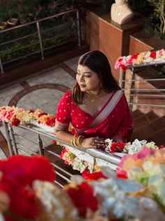 Radiating elegance in every fold♥️ #redsaree #bengalibeauty�