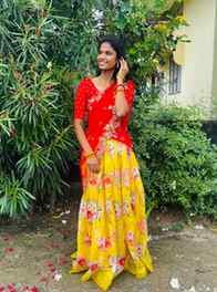 సక్కదనం✨🌻🦚❤️
Teluguammayi and her sokulu after wearing lan