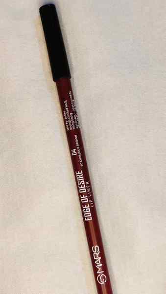 A little lip liner moment
such a pretty everyday brown!
W