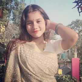 যেন তোমারি কাছে.......🍀
.......জমে অভিমান আছে....🦋
