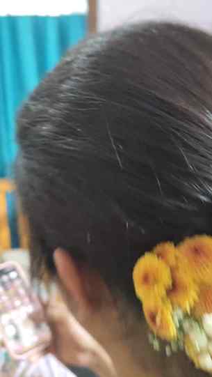 Fresh floral braided bun created for today’s client 🌼✨
Perf