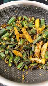 Aloo Bhindi 😋🌿 Simple, masaledar aur full tasty! ❤️
#Aloo