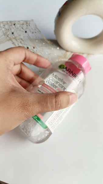 ONE SWIPE CLEAN ✨🤍✨

A simple, satisfying skincare moment f