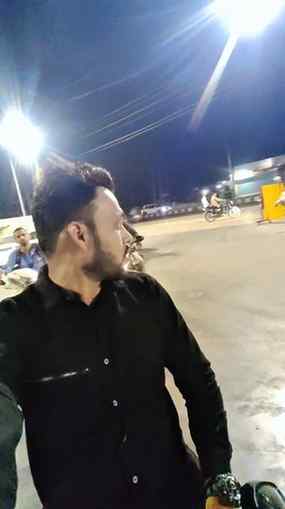 Godhra Mai Petrol Pump Trafic 😦

#petrol #godhracity #petro