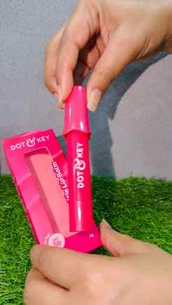 #lipcare #lipbalm #lipglossaddict #lipbalmlover #strawberry 