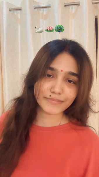 Whenever I wear South Indian, my mind goes Vachindamma 🦚🌷�