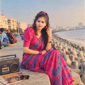 Lijiye aa gye hmm bhi 1980s me 😃 Konsa sabse badiya photo h