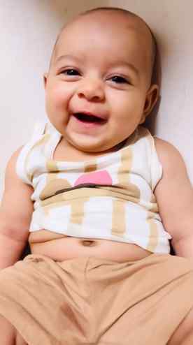 Mera rasgulla …♥️🧿🧿♥️
#babygirl #funnybaby #instagram #vi