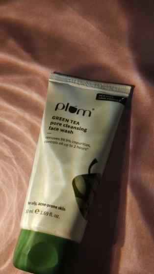Bye-Bye Acne & Excess Oil! 🍃✨

Ready to give your pores the