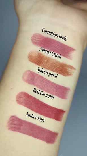 Mamaearth moisture matte lipstick 

Follow @my_quote_diaries