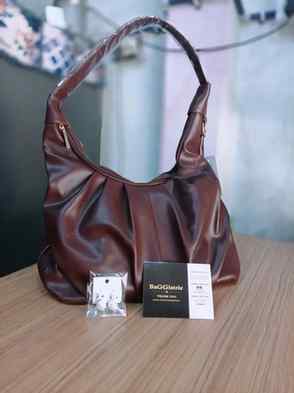 In love with this classy brown bag from @baggistrie! The qua