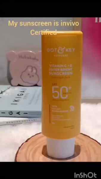 My summer obsession @dotandkey.skincare vit C+E SUNSCREEN 

